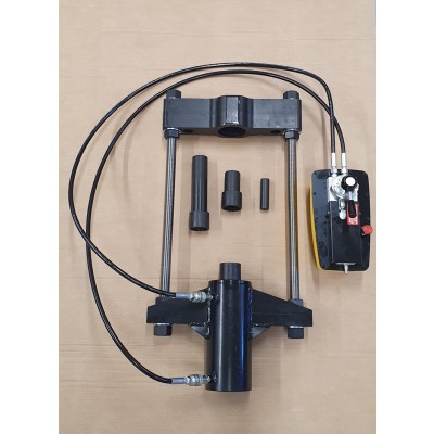 HIDRAULIČNI IZVLAKAČ ZA BOLCENE (PIKSNE) NA PREDNJIM TRAPOVIMA KAMIONA, 334 30010